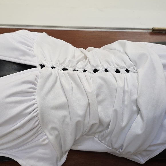 NEW VENUS White Ruched One-Piece Swimsuit - Picture 3 of 8